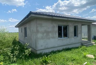 Casă cu 3 camere cu Teren 290 Mp în Sintești - 11