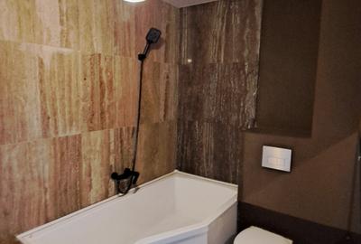APARTAMENT 3 CAMERE   CU 3 BAI - LUX - LOC PARCARE - COMISION 0 - 25