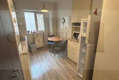 Garsonieră decomandată, mobilată în Unirii