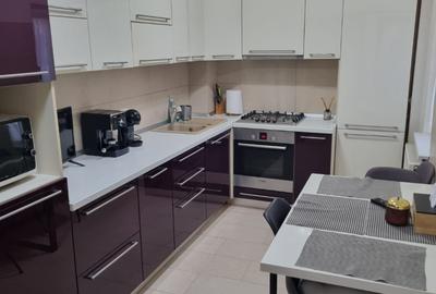 Apartament trei camere - etaj 2/3 - zona Gară/Primărie