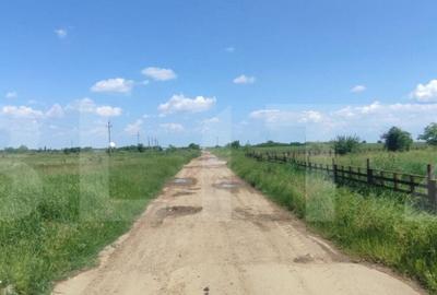 Teren de 6670 mp, în Central