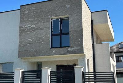 Casă cu 5 camere cu Teren 289 Mp în Berceni