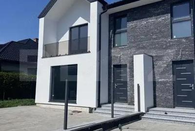 Casă cu 4 camere cu Canalizare în Rădăuți