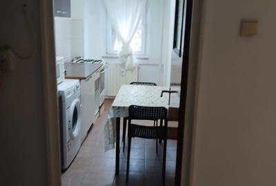 Garsonieră decomandată, mobilată în Tei - 4