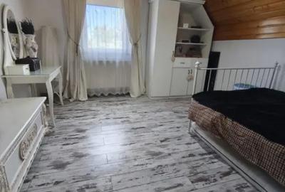 Casă cu 5 camere cu Teren 1500 Mp în Central - 1