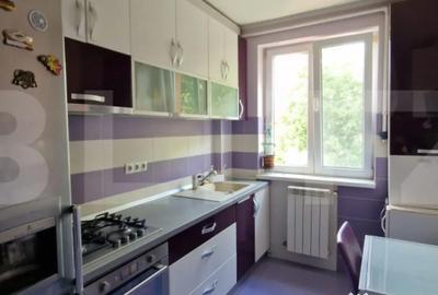 Apartament cu 3 camere decomandat în Micro 1