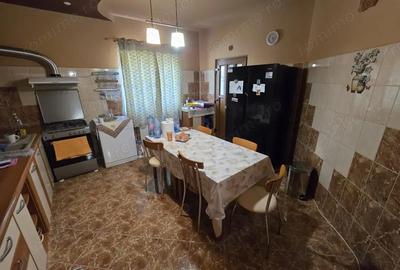 Casă cu 6 camere cu Canalizare în Ciarda Roșie - 3