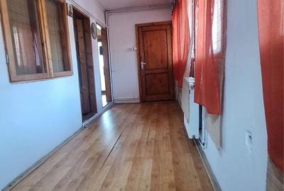 Casă cu 4 camere în Rucăr - 7