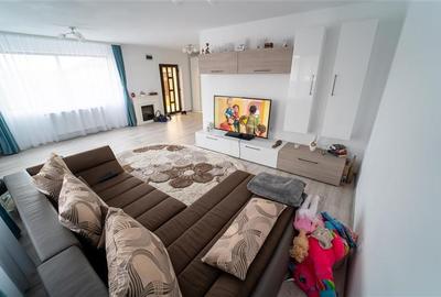 Casa standarde ridicate, la cheie  , 4 + camere, cu garaj atasat de casa si 410 - 3