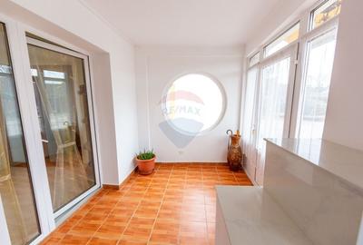 Casa cu 5 dormitoare, foisor, sauna, beci,pod garaj si gradina - 18