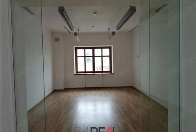 Spațiu comercial, în Romană - 8