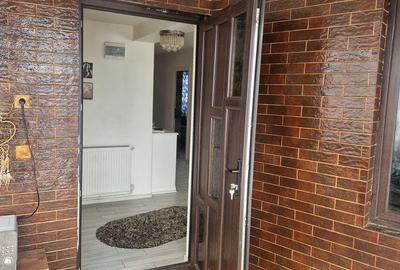 Casă cu 4 camere cu Teren 870 Mp în Mărăcineni - 2