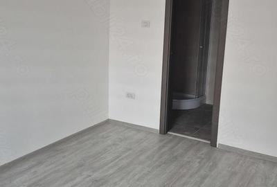 Spațiu comercial, de 50 mp, în Central - 9