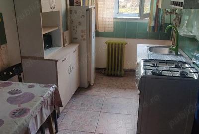 Apartament cu 3 camere decomandat în Simeria - 1