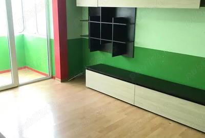Apartament cu 2 camere de vanzare, zona Primaverii.