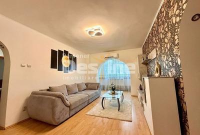 Apartament cu 3 camere semidecomandat, mobilat în Central - 1