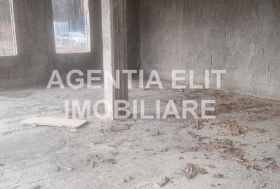 Casă cu 9 camere cu Teren 1779 Mp în Central - 13
