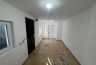 2 corpuri de Casă renovate + teren 125 mp Campina - 21