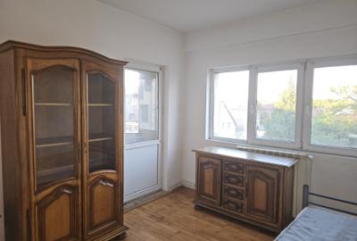 De inchiriat apartament cu trei camere , zona Modern - 2