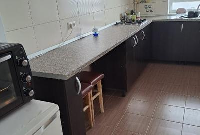 Ofer  spre închiriere  garsonieră. - 2