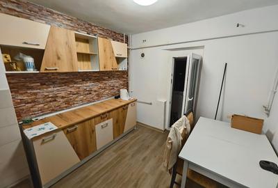 Vand apartament 2 camere decomandat - 2