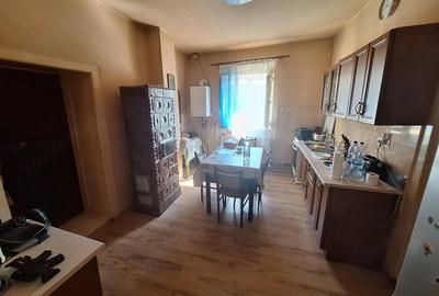 Casă cu 2 camere cu Teren 1495 Mp în Utvin - 2