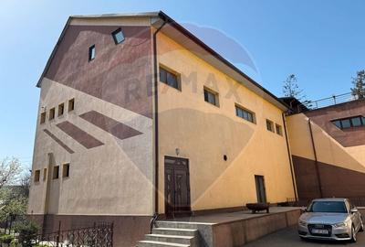 Spațiu comercial, de 1,460 mp, în Central - 3