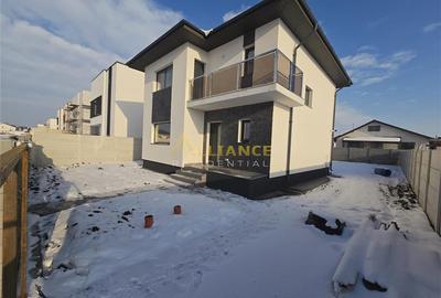 Casă cu 4 camere cu Teren 446 Mp în Berceni - 1