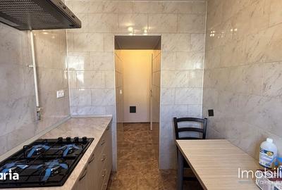 Apartament cu 3 camere decomandat în Petros - 3
