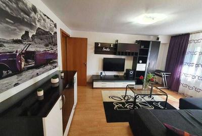 Apartament cu 2 camere semidecomandat, mobilat în Victoriei