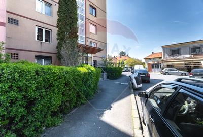 Apartament cu 2 camere decomandat, mobilat în Tractorul - 25