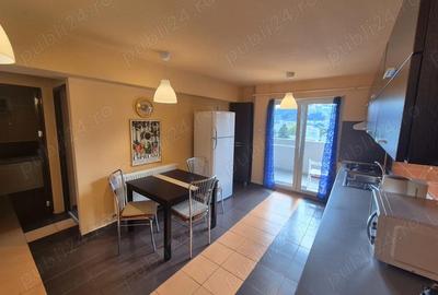 Apartament cu 3 camere decomandat în Micro IV - 10