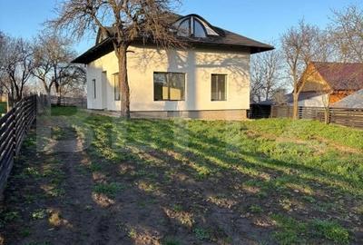 Casa cu 6 camere, 160 mp, si teren generos de 900 mp, zona Ciprian Porumbescu