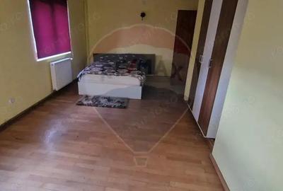 Vila S+P+1E+M cu 7 camere de vanzare in TG. OCNA - 7