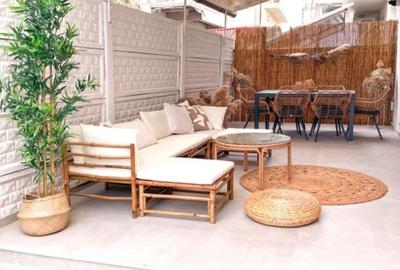 Apartament elegant cu o curte privata - 1