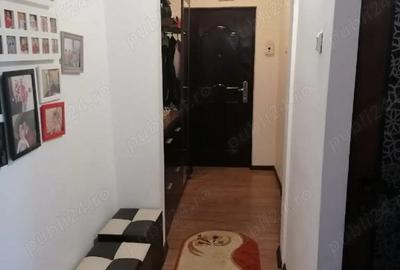Apartament cu 3 camere semidecomandat în Central - 1