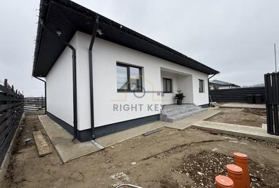 Casă individuală cu 4 camere cu Teren 340 Mp în Joița - 1