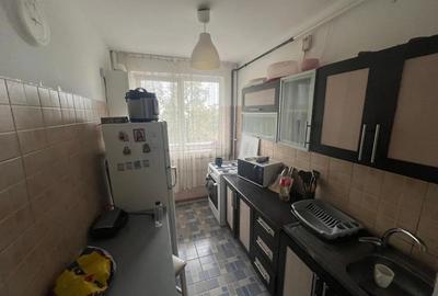 Inchiriez sau vand apartament 2 camere , confort 1 decomandat etaj 6 10. Pret vanzare 47.000 - 3