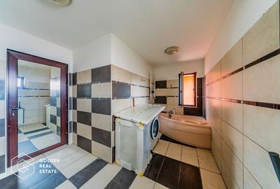 Casa spatioasa cu piscina si teren generos in Bujac - 13