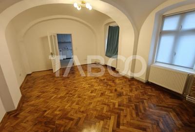 Garsoniera spatioasa de inchiriat in Centrul Istoric - Comision 0 - 2