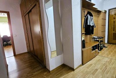 Apartament ---4 camere E3 - -etajul 3-MOBILAT - 6