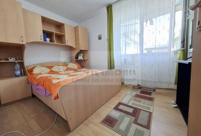 Liber, de vanzare apartament 3 camere Valea Lupului Iasi, baie cu geam - 1