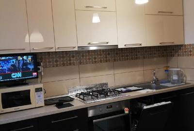 Apartament cu 4 camere decomandat în Apusului - 4