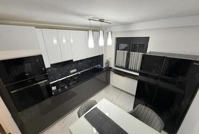 Apartament cu 3 camere semidecomandat în Girocului - 3