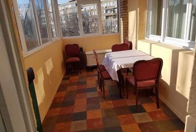 BLOC E //ap. decomandat 2 camere spațios cu terasă (73 mp2) plus boxă//etaj 4// - 7