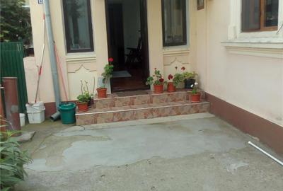 Casă cu 6 camere cu Teren 298 Mp în Corabia - 2