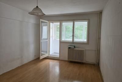 Jean Steriadi, 5 minute metrou 1 Decembrie 1918, bloc reabilitat - 1