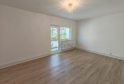 Apartament cu 3 camere decomandat în Ștrand
