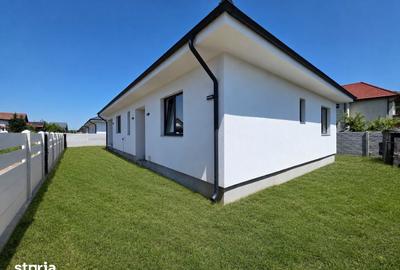 Casă cu 4 camere cu Teren 400 Mp în Domnești - 2