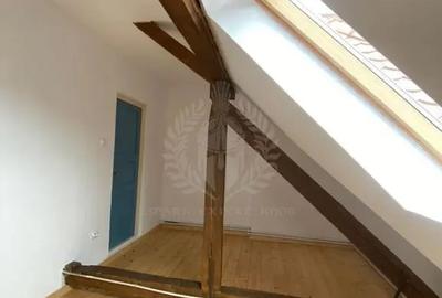 Apartament cu 4 camere decomandat în Ultracentral